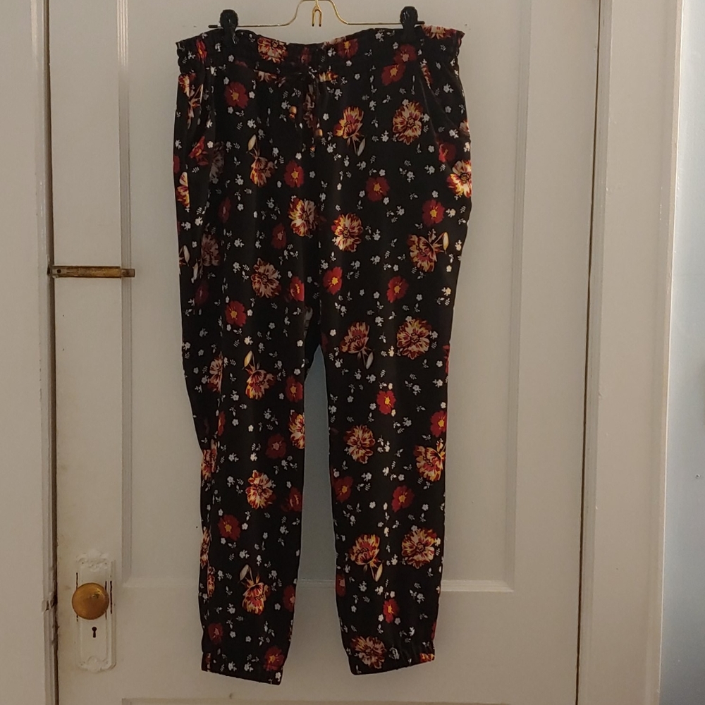 Boho flowy floral pants